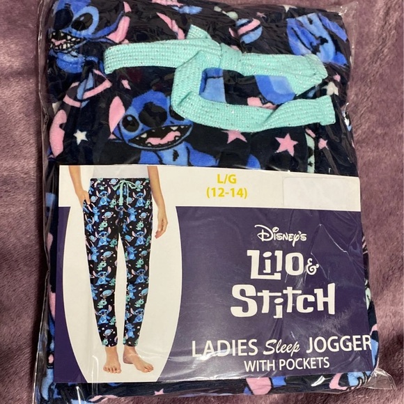 Disney lilo & stitch plush joggers with pockets - Picture 2 of 2